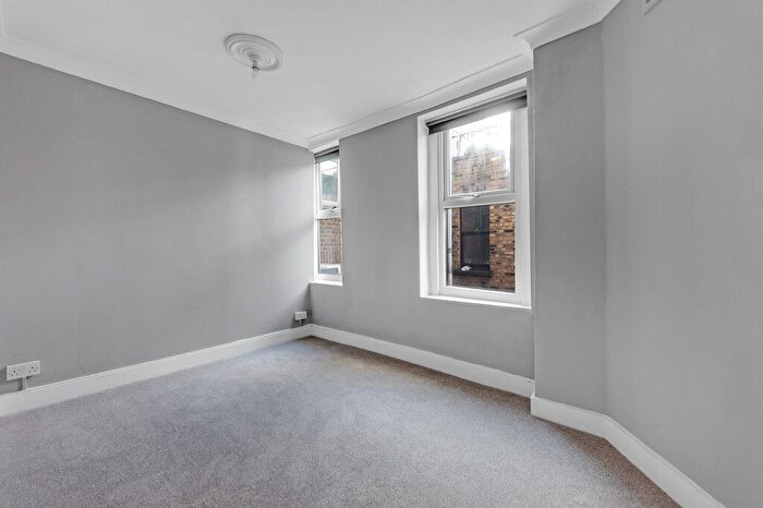 1 Bedroom Flat To Rent In Brighton Terrace, London, SW9