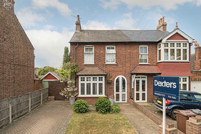 4 Bedroom Property For Sale In Hanworth Road, Feltham, TW13
