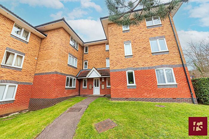1 Bedroom Flat For Sale In Masefield Gardens, Crowthorne, Berkshire, RG45