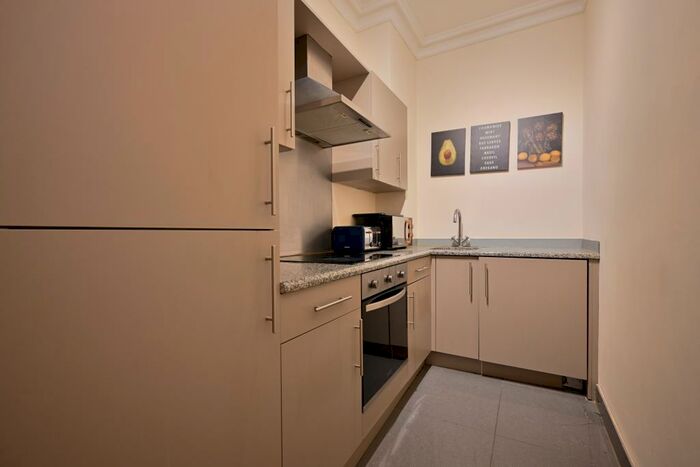 3 Bedroom Flat To Rent In Old Christchurch Road, Bournemouth, BH1