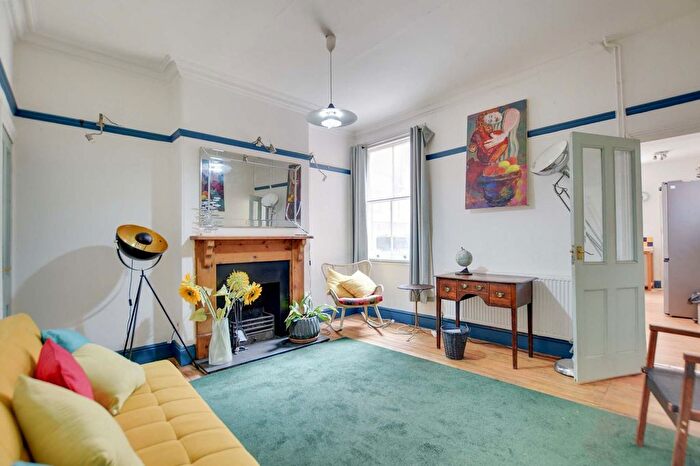 3 Bedroom End Terrace House For Sale In College Avenue, Off London Road, Leicester, LE2