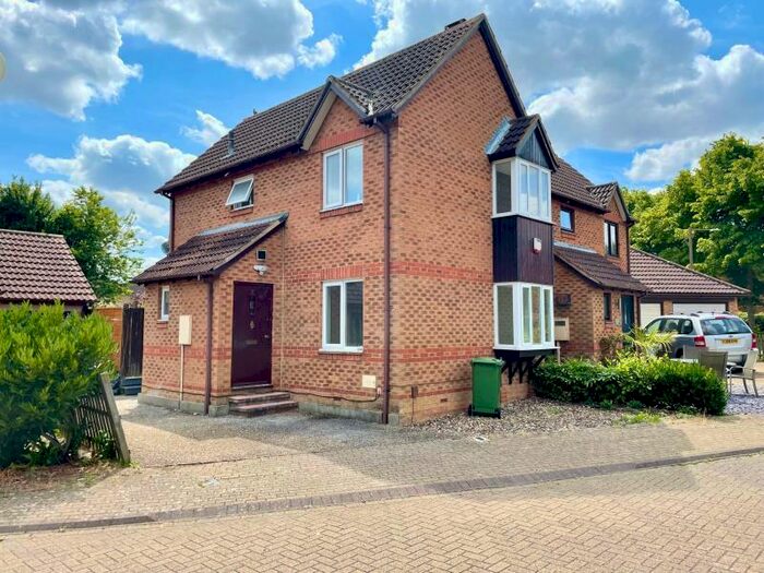 3 Bedroom Semi-Detached House To Rent In Pleshey Close, Shenley Church End, MK5