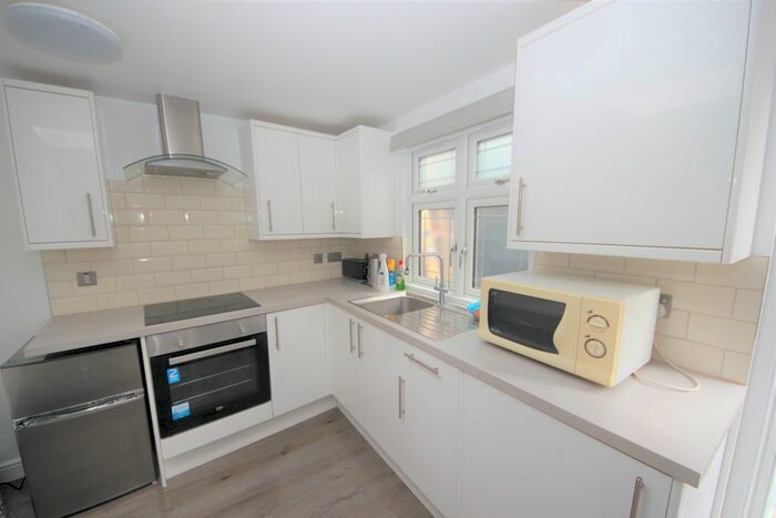 Studio To Rent In Holly Grove, London, NW9