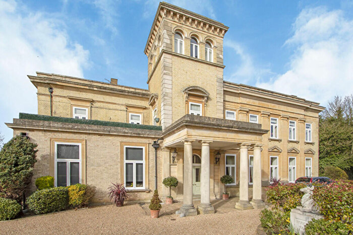 2 Bedroom Flat To Rent In Ware Park Manor, SG12