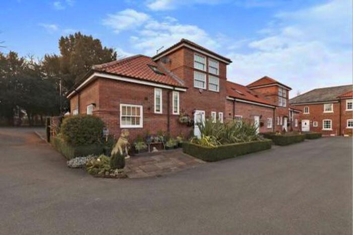 2 Bedroom Semi-Detached House To Rent In Pemberton Grove, Bawtry, Doncaster, DN10