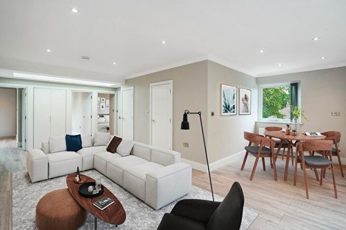 3 Bedroom Apartment To Rent In Uxbridge Road, Stanmore, HA7