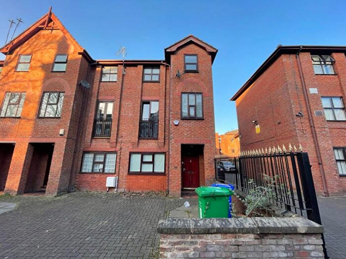 6 Bedroom Property To Rent In Victoria Road, Fallowfield, £pppw, M14