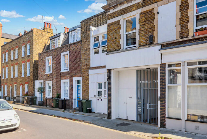 2 Bedroom Apartment To Rent In Cleaver Street, SE11