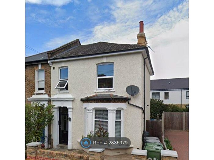 2 Bedroom Flat To Rent In Lewisham, London, SE13