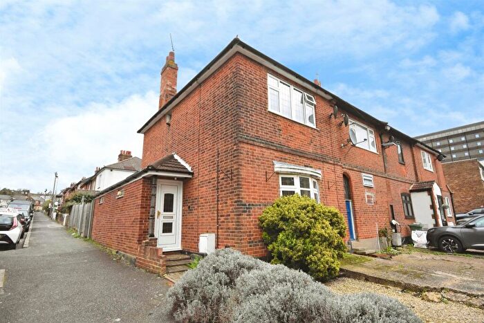 3 Bedroom End Of Terrace House For Sale In St. James Road, Brentwood, CM14