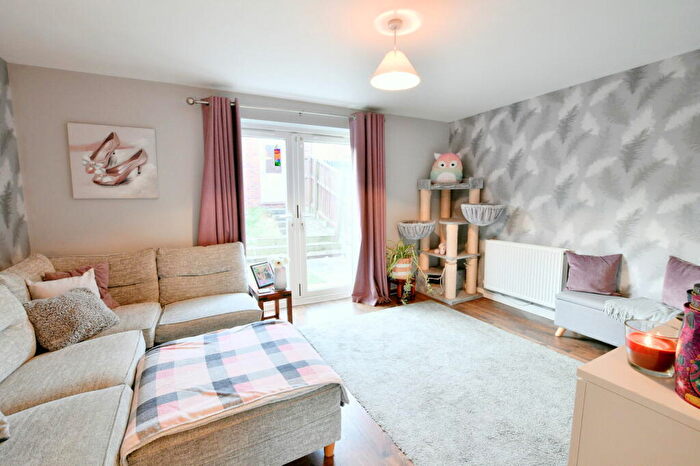 3 Bedroom End Of Terrace House For Sale In Masseys View, Blaydon-on-Tyne, NE21