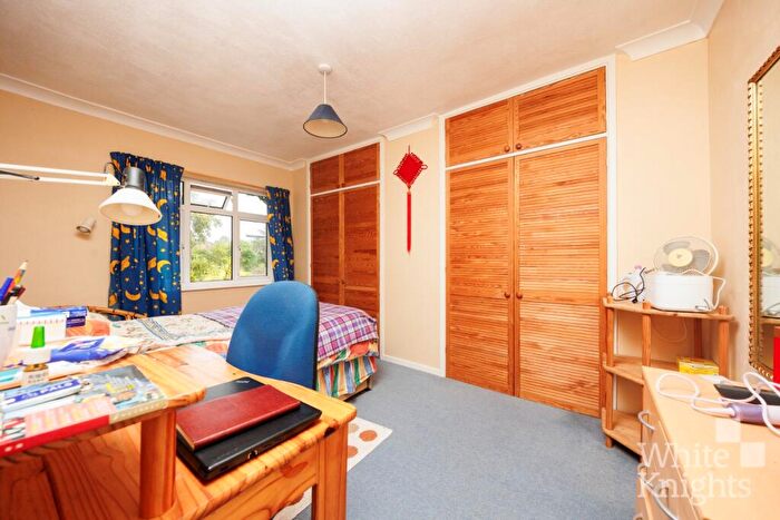 4 Bedroom Semi-Detached House For Sale In Wokingham Road, Earley, Reading, Berkshire, RG6