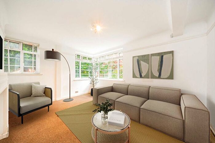 2 Bedroom Flat For Sale In Wimbledon Hill Road, London, SW19