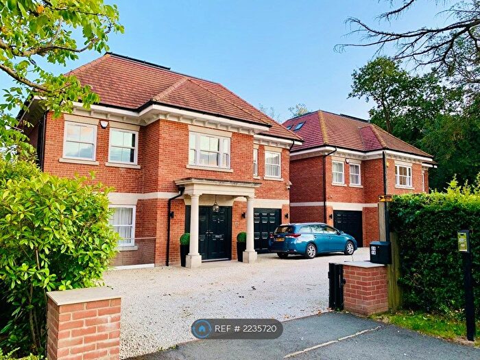 4 Bedroom Detached House To Rent In Fairgreen East, Barnet, EN4