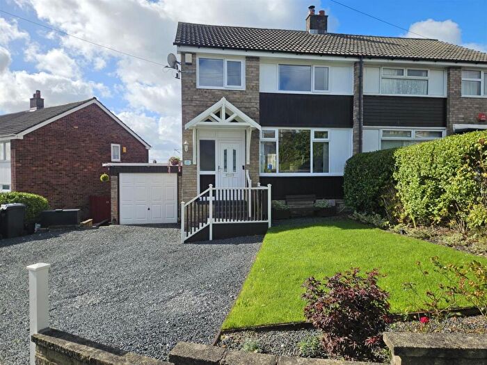 3 Bedroom House For Sale In The Drive, Hipperholme - Halifax, HX3