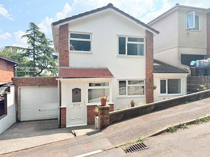 3 Bedroom House For Sale In Gooding Rise, Tiverton, EX16