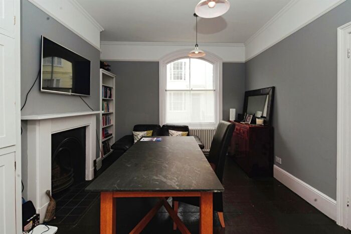 3 Bedroom Terraced House For Sale In Hampton Place, Brighton, BN1