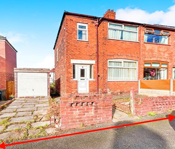 3 Bedroom End Of Terrace House For Sale In Cambridge Road, Lostock, Bolton, BL6
