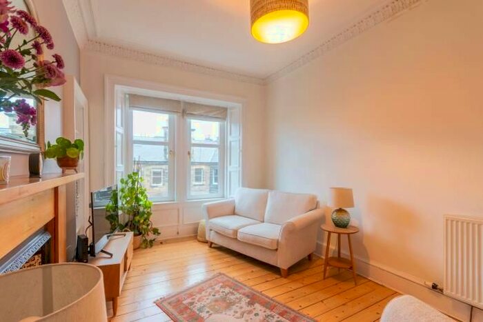 1 Bedroom Flat To Rent In Comiston Gardens, Edinburgh, EH10