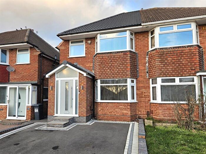 3 Bedroom Semi Detached House For Sale In Wichnor Road, Solihull, B92