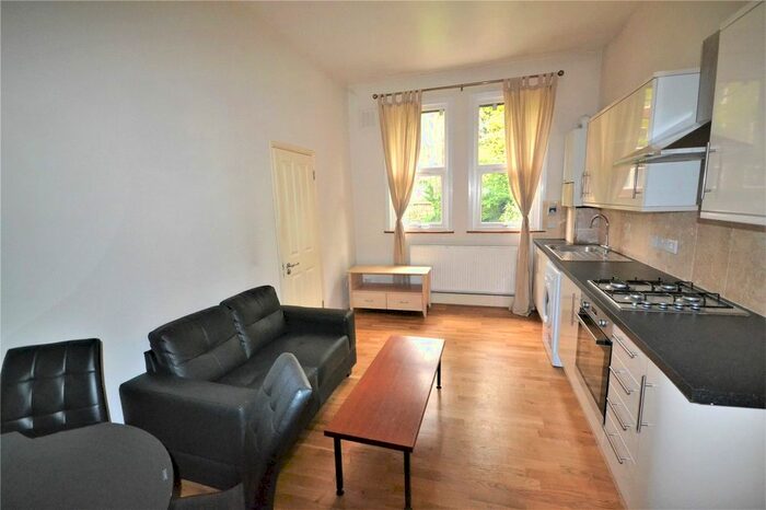 1 Bedroom Flat To Rent In Aldrington Road, Streatham, London, SW16