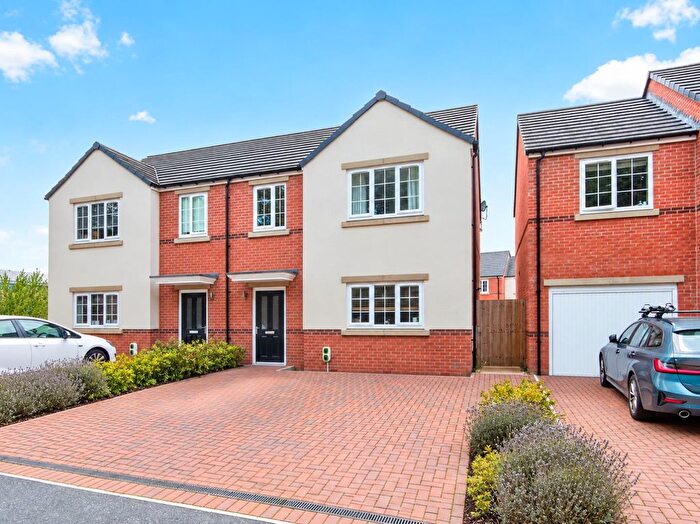 3 Bedroom Semi-Detached House For Sale In Stublowe Place, York, YO10