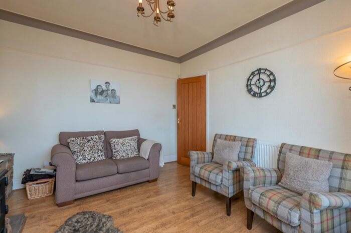 3 Bedroom Semi-Detached House For Sale In Moor End Road, Halifax, HX2