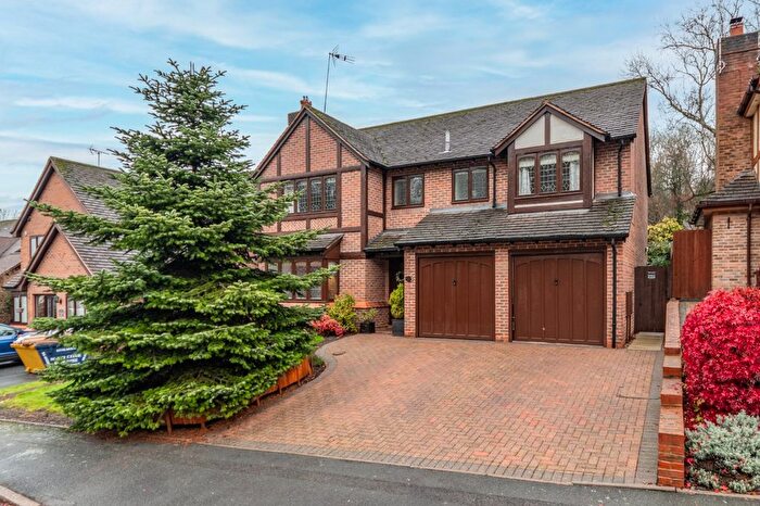 4 Bedroom Detached House For Sale In Claverdon Close, Hunt End, Redditch, B97
