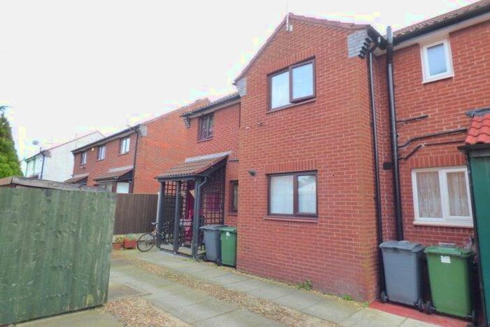 3 Bedroom Semi-Detached House To Rent In Shewell Close, Birkenhead, CH42