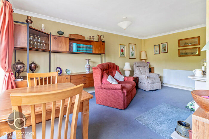 2 Bedroom Semi-Detached Bungalow For Sale In Eleanor Close, Tiptree, CO5