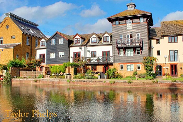 2 Bedroom Apartment For Sale In Albany Mews, Ware - Riverside Duplex Apartment, SG12