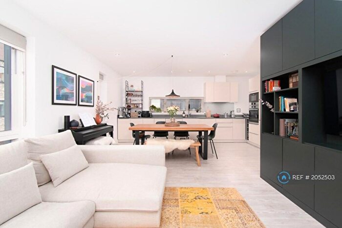 2 Bedroom Flat To Rent In Knightly Avenue, Cambridge, CB2