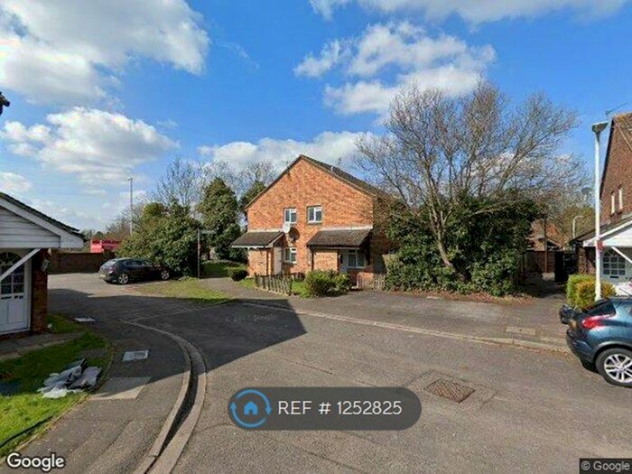 1 Bedroom Flat To Rent In Hindhead Close, Uxbridge, UB8