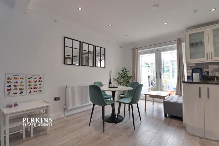 5 Bedroom Property To Rent In Elm Tree Close, Northolt, UB5