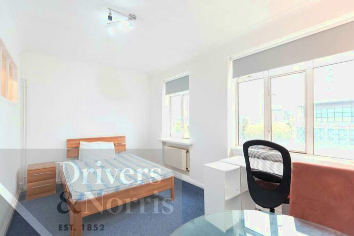 Apartment To Rent In Warren Court, Euston, London, NW1