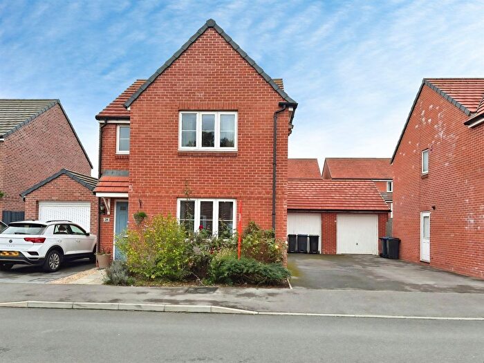 3 Bedroom Detached House For Sale In Lambert Drive, Salisbury, SP2