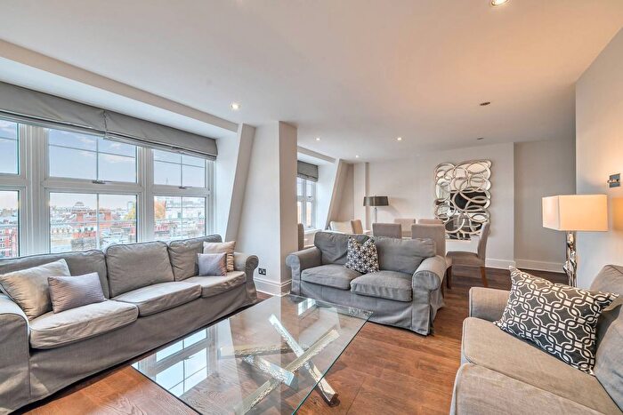 2 Bedroom Flat For Sale In Ovington Court, Knightsbridge, London, SW3