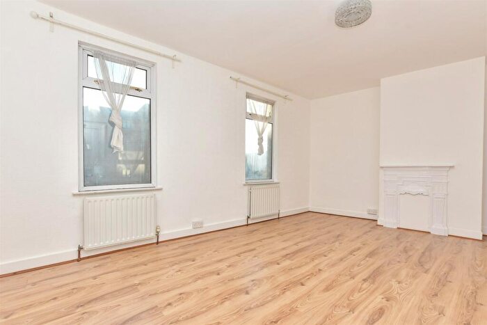 3 Bedroom Terraced House For Sale In Hillbury Road, Whyteleafe, Surrey, CR3