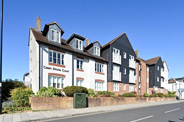 2 Bedroom Retirement Property To Rent In Queen Street, Arundel, BN18