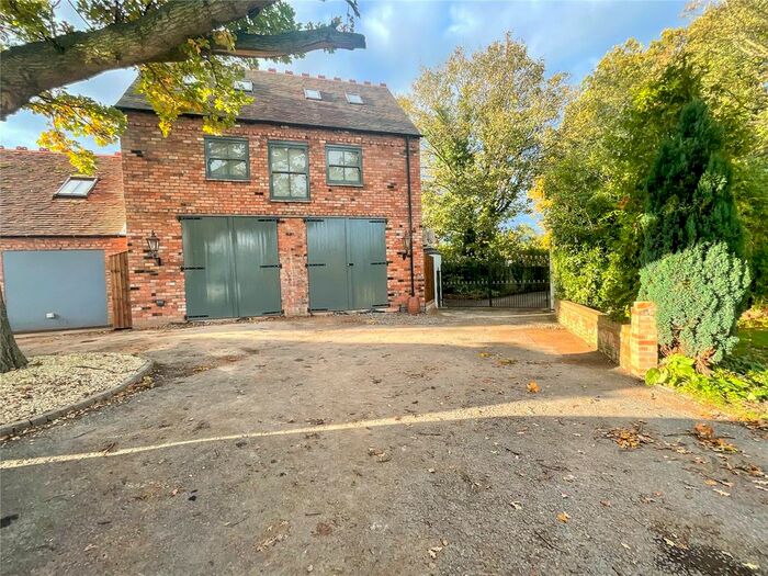 2 Bedroom Flat To Rent In Park Lane, Bonehill, Tamworth, Staffordshire, B78