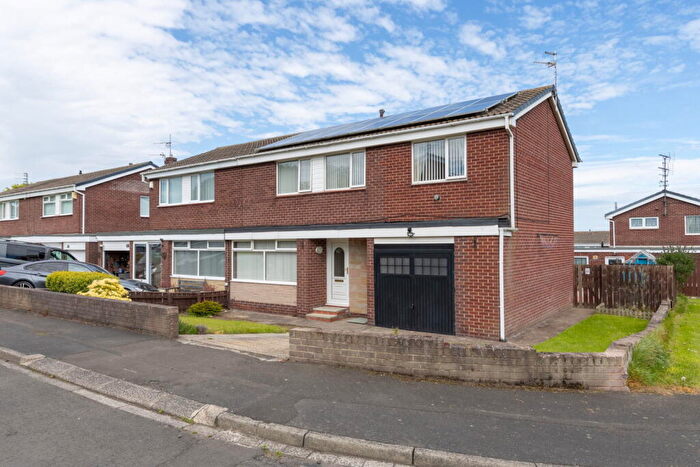 5 Bedroom Semi-Detached House For Sale In Woodlands Road, North Seaton, NE63