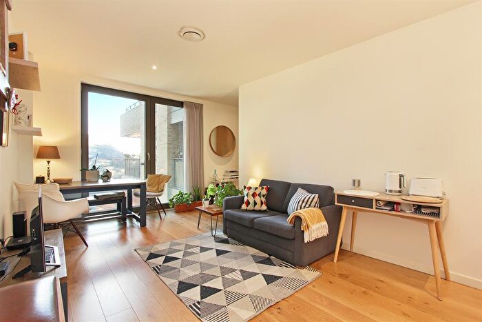 1 Bedroom Apartment To Rent In Camberwell Passage, Camberwell, SE5