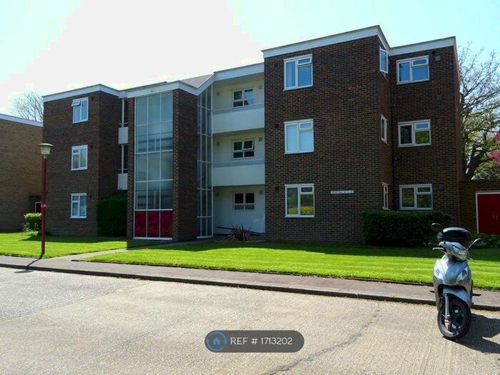 1 Bedroom Flat To Rent In Sunningdale Court, Goring-By-Sea, Worthing, BN12
