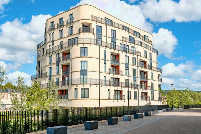 2 Bedroom Apartment To Rent In Royal View, Victoria Bridge Road, Bath, BA2