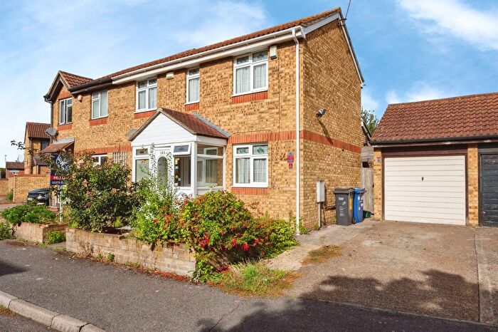 3 Bedroom Semi-detached House For Sale In Parsonage Road, Grays, RM20