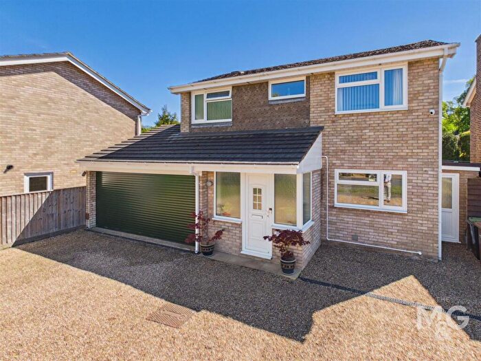 3 Bedroom Detached House For Sale In The Curlews, Bury St. Edmunds, IP33