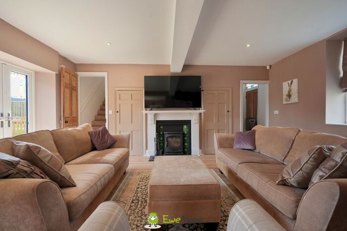 4 Bedroom Detached House For Sale In Greenbank House Churchtown, Belton, Doncaster, DN9