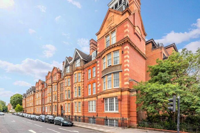 2 Bedroom Flat To Rent In Cromwell Crescent, Kensington, London, SW5