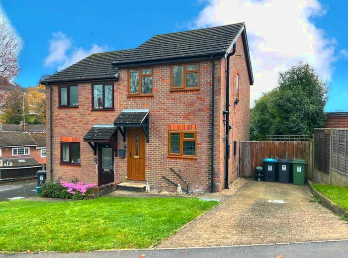 2 Bedroom Semi-Detached House To Rent In Boxmoor, Hemel Hempstead, HP1