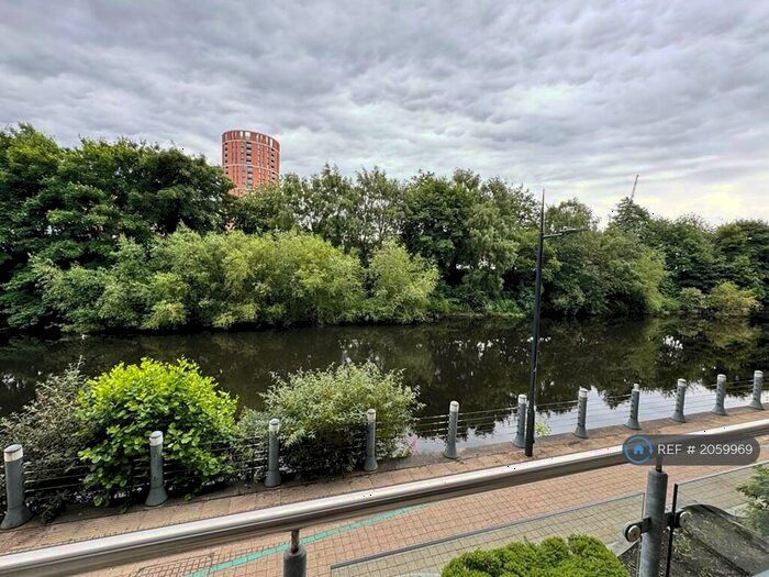 2 Bedroom Flat To Rent In Whitehall Quay, Leeds, LS1